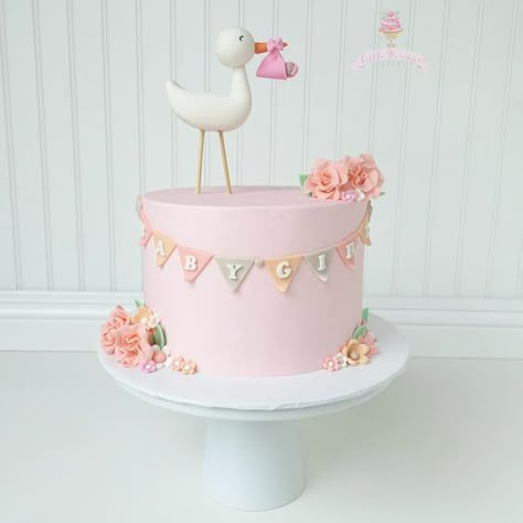 Baby Shower Pasta, Stork Cake, Girl Shower Cake, Baby Shower Cake Designs, Pink Baby Shower Cake, Baby Shower Cake Ideas, Stork Baby Showers, Baby Mold, Pastel Baby Shower