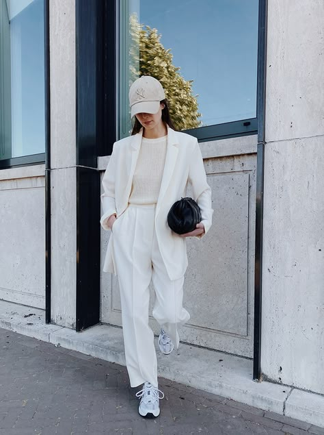 All White | MODEDAMOUR White Cap Outfit, White Hat Outfit, Baseball Cap Outfit Spring, Cap Outfits For Women, Baseball Cap Outfit Summer, White Outfits For Women, Baseball Cap Outfit, Cap Outfit, White Chic