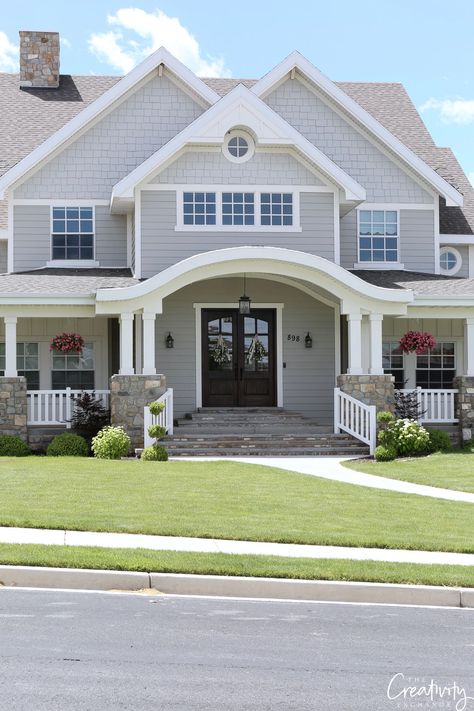 Beautiful Exterior Home Design Trends Exterior House Colors With Light Grey Roof, Light Grey Exterior House Colors, Grey Exterior House Colors, Gray House Exterior, Shake Shingle, Cedar Shake, House Paint Color Combination, Gray House, Exterior House Color