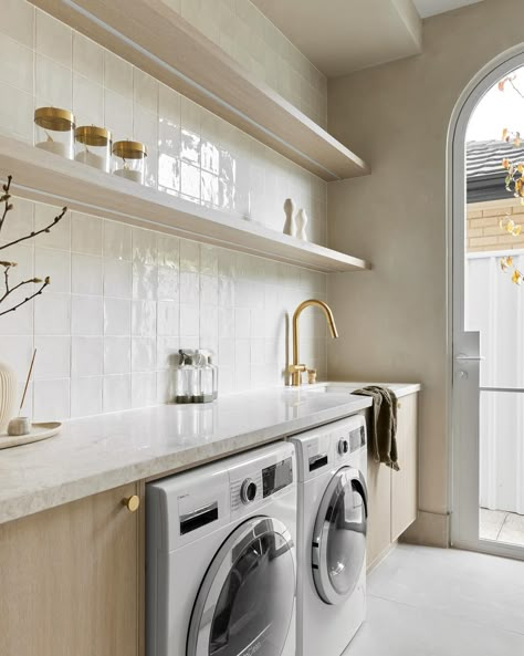 Utility Room Inspiration, Laundry Inspiration, Ensuite Design, White Laundry, Dream Laundry Room, Laundry Room Layouts, Laundry Design, Laundry Room Renovation, Modern Laundry Rooms