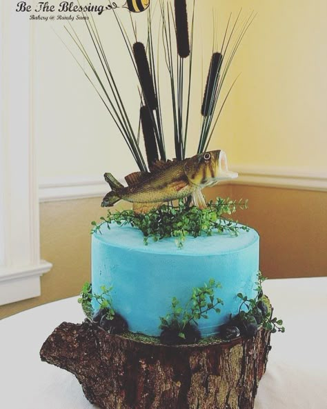 Bass Grooms Cake, Bass Cake Large Mouth, Fishing Cake Designs For Men, Fisherman Grooms Cake, Groomsman Cake Fishing, Diy Fishing Cakes For Men, Bass Fishing Grooms Cake, Bass Fishing Cakes For Men, Bass Fish Birthday Party