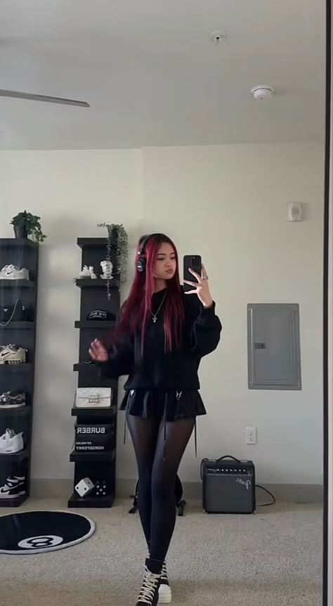 All Black Woman Outfits, Grunge Gig Outfit, Alternative Outfits Skirts, Winter Fishnet Outfit, Outfit Ideas Platform Boots, Winter Bartender Outfits, How To Wear Short Skirts, Black Pantie Hose Outfit, Fishnet Winter Outfit