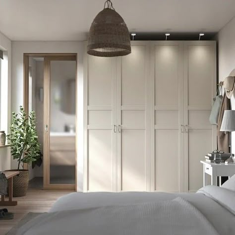 Ikea Pax Closet Design, Ikea Pax Flisberget Light Beige, Integrated Wardrobe Bedroom, Wardrobe Next To Door, Flisberget Ikea Beige, Beige Fitted Wardrobes, Side Of Wardrobe Ideas, Ikea Flisberget Light Beige, Bedroom With Pax Wardrobe