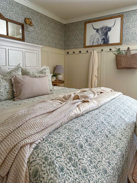 Choosing a Cottage Farmhouse Bed - American Farmhouse Style Old Farmhouse Master Bed, Cottage Master Bedrooms Decor, French Guest Bedroom, Old Farmhouse Bedroom, Country Farmhouse Bedroom Ideas, European Farmhouse Bedroom, Bedroom With Mirror, Farmhouse Cottage Bedroom, Mirror Bench