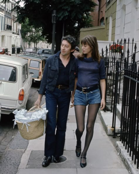 Jane Birkin Style, Serge Gainsbourg, Charlotte Gainsbourg, Jane Birkin, French Chic, Mode Inspo, Winter Mode, Alexa Chung, 60s Fashion