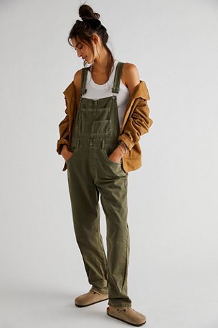 Ziggy Denim Overalls | Free People Green Overalls Outfits, Overalls Outfits, Green Overalls, Overall Outfit, Overalls Outfit, Overalls Women, Mode Inspo, Denim Overalls, Pocket Detail