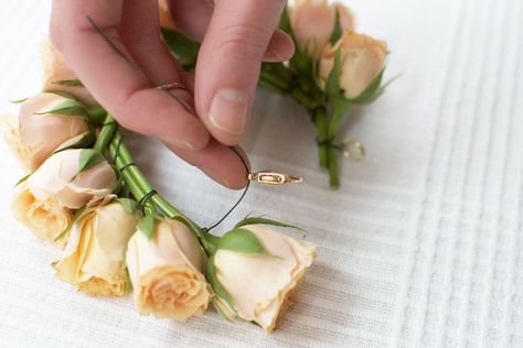 https://flic.kr/p/ofGyQh | Simple fresh flower bracelets - perfect for summer. www.apairandasparediy.com | © Geneva Vanderzeil, A Pair & A Spare, www.apairandasparediy.com Arm Corsage, Flower Bracelet Diy, Pregnant Photoshoot, Bracelet Corsage, Custom Flowers, Prom Corsage And Boutonniere, Diy Corsage, Corsage And Boutonniere, Corsage Prom