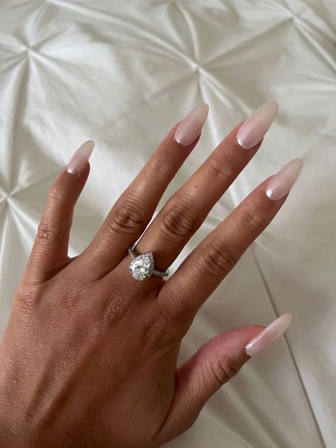 Haley Bieber Nails Acrylic, Almond Hailey Beiber Nails, Hailey Beiber Nails Acrylic, Nails February 2023, Hailey Beiber Nails Trend Pink, Hailey Baldwin Nails, Hailey Beiber Nails Trend, Haylie Bieber Nails, Met Gala Nails