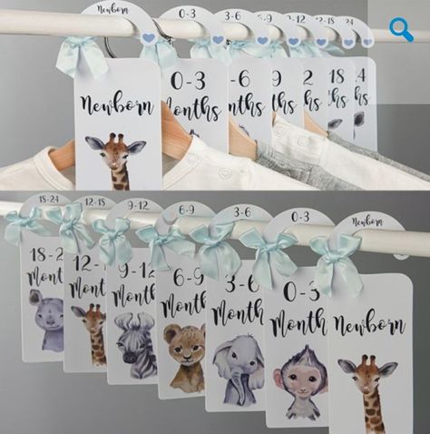 Newborn Wardrobe, Shower Clothes, Baby Shower Clothes, Baby Clothes Dividers, Clothes Dividers, Baby Nursery Inspiration, Baby Hangers, Wardrobe Organisation, Diy Baby Shower Gifts