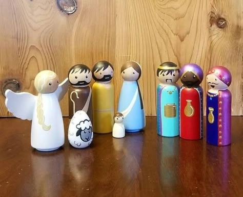 Peg People Diy, Nativity Peg Doll, Wooden Peg People, Bible Painting, Nativity Figures, 3 Wise Men, Wood Peg Dolls, Crafts For Seniors, Halloween Door Decorations