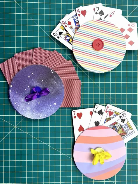 DIY Playing Card Holder - Katherine Learns Stuff! Paper Crafts For Adults, Cd Card, Playing Card Crafts, Badge Holders Diy, Diy Playing Cards, Card Holder Diy, Alice In Wonderland Crafts, Gift Card Holder Diy, Artistic Crafts