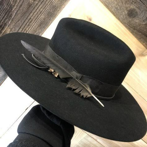 Outfit With Fedora, Hat Customization, Rock Hats, Western Goth, Hats Ideas, Hogwarts Uniform, Cowboy Hat Styles, Gentleman Hat, Black Cowboy Hat