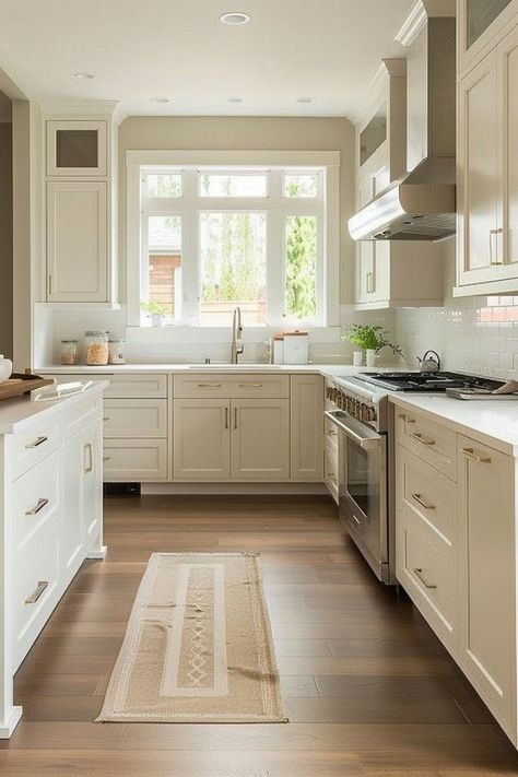 14 Fresh Kitchen Cabinet Trends Kitchen Wood Floors White Cabinets, Light Wood Floor Kitchen, White Kitchen Dark Floors, Minimalist White Kitchen, Ivory Kitchen Cabinets, Beautiful Kitchen Countertops, Vanilla Kitchen, Small Kitchen Cabinet Design, White Kitchen Interior Design