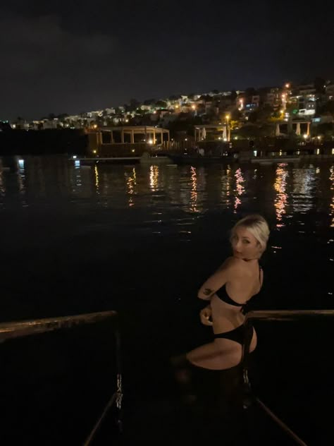 Nighttime Pool Aesthetic, Goth Beach Aesthetic, Dark Summer Aesthetic, Swim Pictures, Jocelyn Core, Cool Girl Monologue, Beach Aesthetic Outfits, Nighttime City, Summer Photo Dump