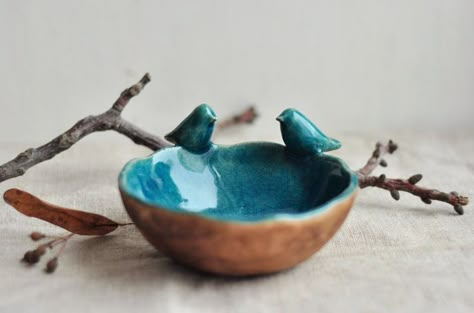 Ceramic Birds Sculpture, Key Dish, Ceramics Pottery Mugs, Clay Classes, Key Bowl, Ceramic Ring Dish, Beginner Pottery, Pottery Animals, Pottery Houses