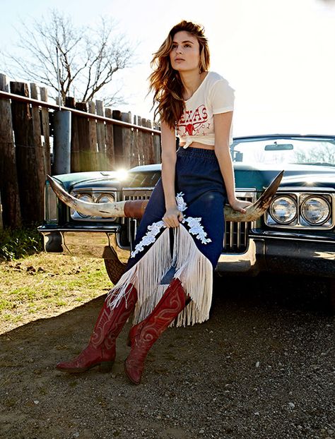 photo by Scott Slusher vintage scene #fashion #photography #scottslusher #cowgirl #vintage Disco Cowgirl Outfit, 70s Western Fashion, Vintage Western Outfits, Cowgirl Outfit Ideas, Cowgirl Photoshoot, Cowgirl Vintage, Vintage Scene, Western Glam, Cowboy Chic