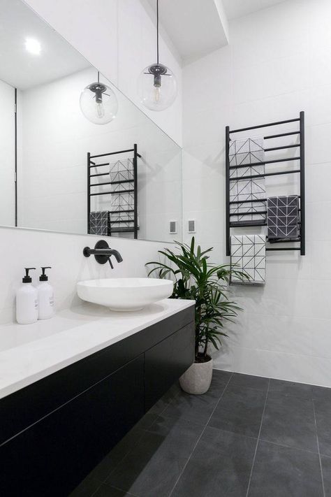 @patchesjoy Minimal Bathrooms, Makeover Kamar Mandi, Minimal Bathroom, Black White Bathrooms, White Bathroom Designs, Bathroom Goals, 아파트 인테리어, Decor Baie, Minimalism Interior