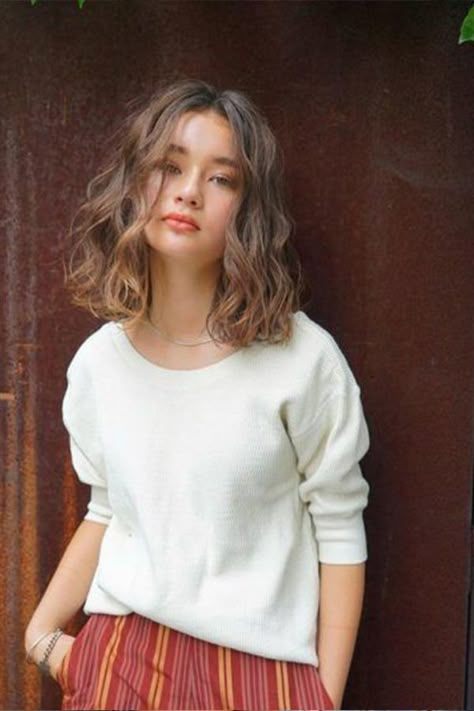 Haircuts For Wavy Hair, Short Wavy Hair, Short Wavy, Trendy Haircuts, Permed Hairstyles, Curly Hair Cuts, Trending Hairstyles, Cut My Hair, Short Curly Hair