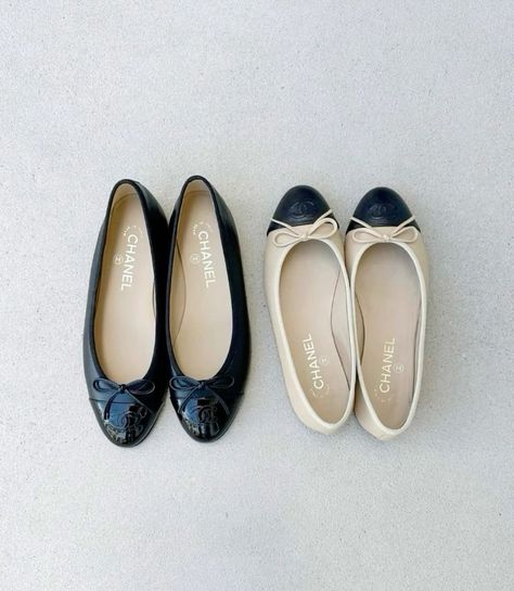 from pinterest (u can save it on @hermesnothers) #classystyle #elegance #chic Flats Aesthetic, Chanel Flats, Parisian Life, Jane Birkin, Shoe Inspo, Ballerina Shoes, Ballerina Flats, Pretty Shoes, Dream Shoes