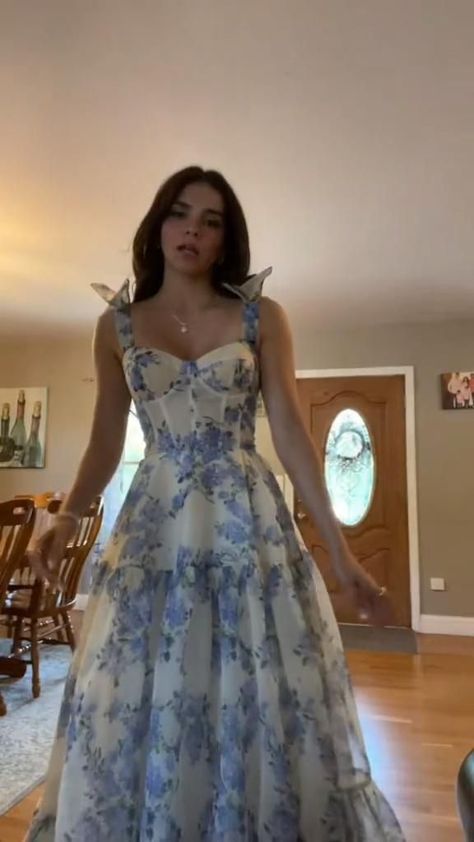 Floral Print Prom Dress, Prom Dress Inspo, Printed Prom Dresses, School Dance Dresses, Stunning Prom Dresses, בר מצווה, Prom Dress Inspiration, Cute Prom Dresses, Pretty Prom Dresses