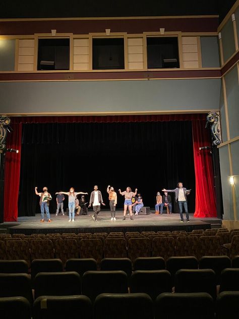 School Theatre Aesthetic, Theater Kid Aesthetic, Kids Theatre, Dancing On Stage, Theater Aesthetic, Theater Director, Theatre Aesthetic, Theatre Scene, Theater Kid