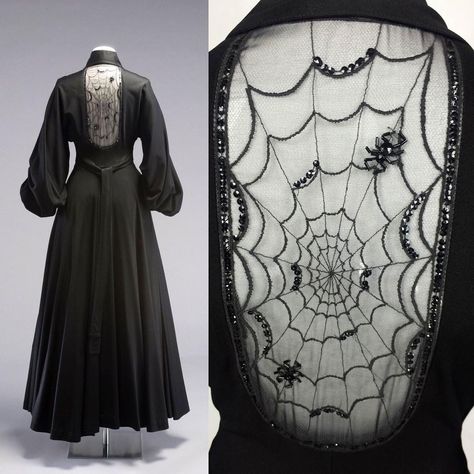 John Bates for Jean Varon, 1973 Spider Dress, Spiderweb Dress, Museum Fashion, Diy Vetement, Spider Webs, Gothic Outfits, Goth Outfits, Fantasy Fashion, Dark Fashion