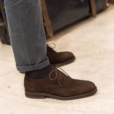 Brown Oxford Shoes Outfit, Formal Brown Suede Oxfords, Brown Brogue Oxfords For Semi-formal Occasions, Vans Outfit Men, Masculine Brown Oxfords For Semi-formal Occasions, Masculine Semi-formal Oxford Shoes, Semi-formal Leather Oxford Shoes With Brogue Detailing, Smart Outfits, Brown Oxford Shoes