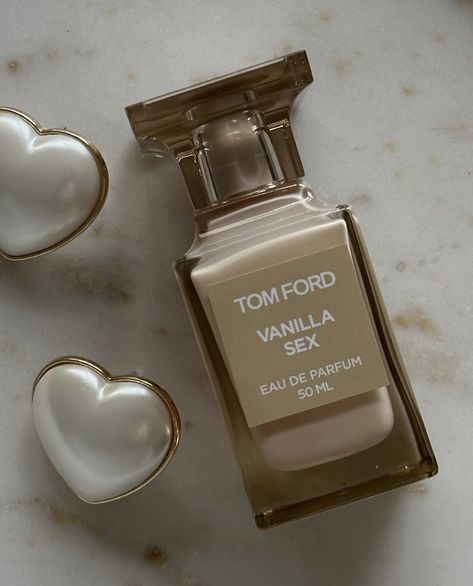 Tom Ford Vanilla, Tom Ford Parfum, Tom Ford Perfume, Fragrance Lab, Fragrances Perfume Woman, Inspiration Tattoos, Vanilla Perfume, Perfume Collection Fragrance, Beauty Aesthetic