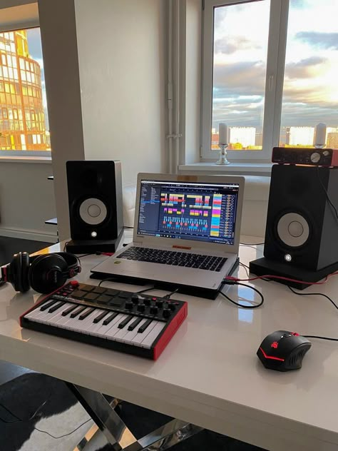 Music Production Setup, Music Production Room, Music Production Aesthetic, Studio Instruments, Music Studio Aesthetic, Music Setup, Music Production Equipment, Producing Music, Home Recording Studio Setup