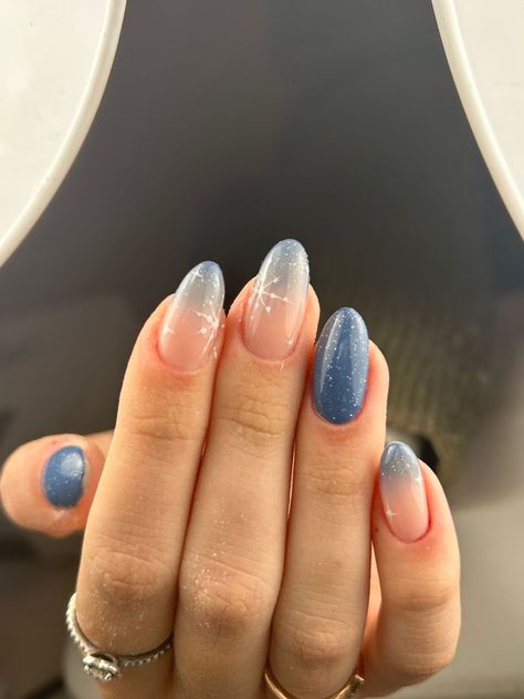 Nails New Years Nail, Ombre Nail Colors, Snow Nails, Blue Ombre Nails, Blue Glitter Nails, New Years Nail Designs, Ombre Nails Glitter, Winter Nails Acrylic, Christmas Gel Nails