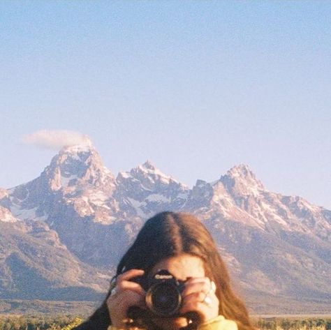 Mountains On Film ⛰️🎞️ on Instagram: "📷 @graciefaithh Tag/use #mountainsonfilm to have a chance to be featured #filmphotography #analogphotography #filmcamera #shotonfilm #onfilm #filmcommunity #filmisnotdead #keepfilmalive #filmfeed #infilmwetrust #believeinfilm #analogfeatures #mountainsarecalling #35mm #35mmfilm" Photo Ideas