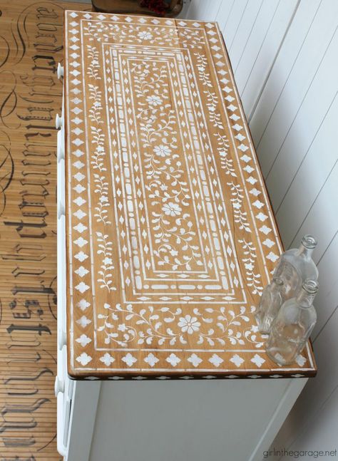 Diy Furniture Makeover Ideas, Hantverk Diy, Bone Inlay Furniture, Inlay Furniture, Stencil Furniture, Diy Furniture Renovation, Diy Makeover, Furniture Renovation, Creative Furniture