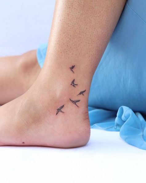 Bird Tattoo Ankle, Bird Ankle Tattoo, Dr Tattoo, Little Bird Tattoos, Tiny Bird Tattoos, Small Foot Tattoos, Bird Tattoos For Women, Tattoo Ankle, Flying Bird Tattoo