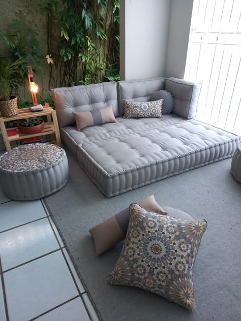 Futon Meditation Room, Futon Couch Bed, Diy Floor Couch, Futon Living Room Ideas Apartments, Bedroom Futon Ideas, Meditation Couch, Floor Sofa Ideas, No Sofa Living Room, Meditation Sofa