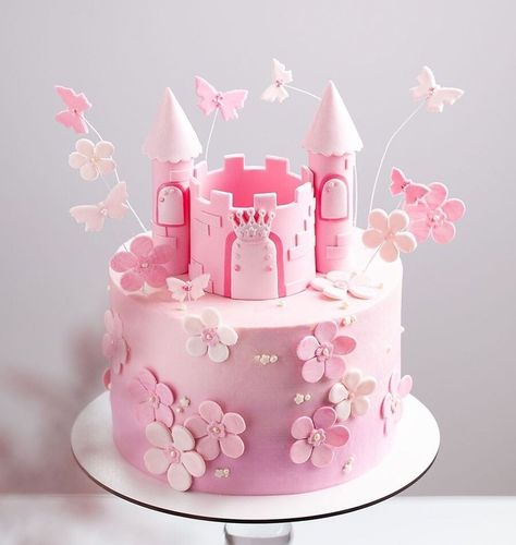 Pink Princess Cake, Pink Princess Cakes, Kue Fondant, Princess Theme Cake, Castle Birthday Cakes, Toddler Birthday Cakes, Fairy Birthday Cake, Princess Castle Cake, Princess Birthday Cake