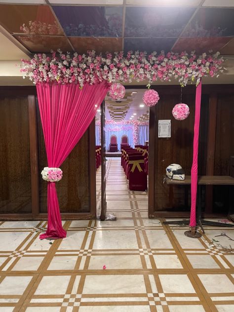 Floral Entrance Decor, Decoration With Balloons, Floral Entrance, Entry Arch, Door Flower Decoration, Engagement Stage, Wedding Entry, Mandap Decoration, Engagement Stage Decoration