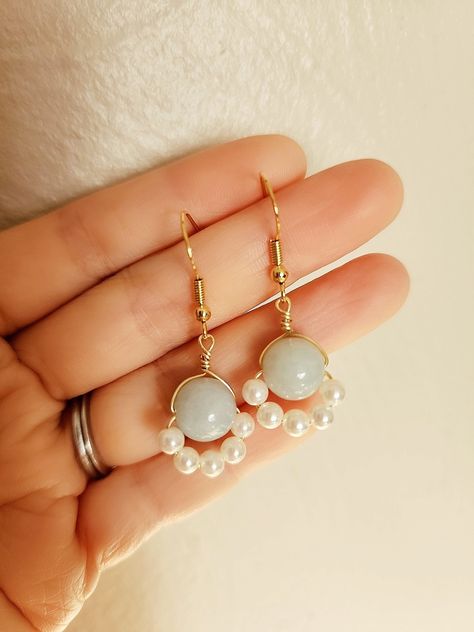 These Jade dangle earrings/White jade and pearl earrings/White jade earrings/Chinese jewelry/Jadeite earrings are so cute to wear. They are carefully handmade with high-quality white jade beads (10mmm) and swarovski pearls (4mm).  The earrings are approximately 1.5 inches long. They are very everyday, and can go with any tops, especially if you want to add an oriental taste to your outfit.  If you like jade/jadeite, I also have other jadeite pieces and you're welcome to take a look at them in th Passion Work, Diy Wire Earrings, Earrings Ideas, Beaded Earrings Diy, Chinese Jewelry, Jewelry Making Earrings, Wire Jewelry Designs, Jade Earrings, Handmade Fashion Jewelry