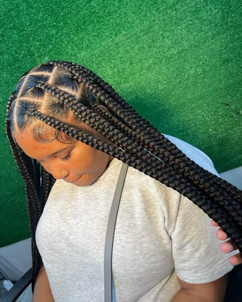 Knotless braids Cabello Afro Natural, Quick Braids, Braided Hairstyles For Black Women Cornrows, Braids Hairstyles For Black Women, Big Box Braids, Big Box Braids Hairstyles, Feed In Braids Hairstyles, Girl Braided Hairstyles, Quick Natural Hair Styles