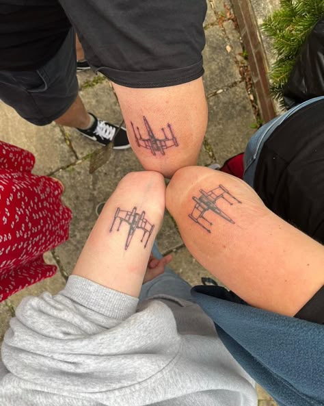 Matching Star Wars Tattoo Siblings, Star Wars Tattoo X Wing, Star Wars Themed Tattoos, Matching Star Wars Tattoo Best Friends, Start Wars Tattoo, Xwing Star Wars Tattoo, Star Wars Back Tattoo, Unique Star Wars Tattoo, Star Wars Sibling Tattoos