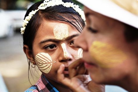 Burmese Portrait ! Stunning moment  http://www.touryangon.com/myanmar-portraits.html Mrauk U, Laos Vietnam, Vietnam Voyage, Inle Lake, Mysterious Places, Yangon, Burmese, Portrait Photo, Asia Travel