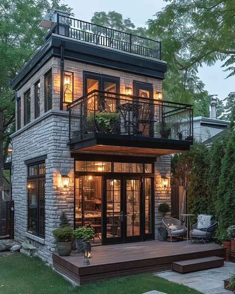 5 Mind-Blowing Tiny House Designs - Living in A Tiny Two Story Tiny House, Tiny House Designs, A Small House, Fire Places, Cabin Exterior, Tiny House Inspiration, Modern Tiny House, Inspire Me Home Decor, Cottage House