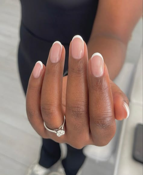 Simple Nail Ideas Dark Skin, Wedding Nails For Bride Brown Skin, Natural Looking Nail Ideas, Nails Inspo Brown Skin, Classy Nails For Black Women, Black Woman French Tip Nails, Bridal Nails Dark Skin, Wedding Nails On Black Women, Engagement Nails Brown Skin