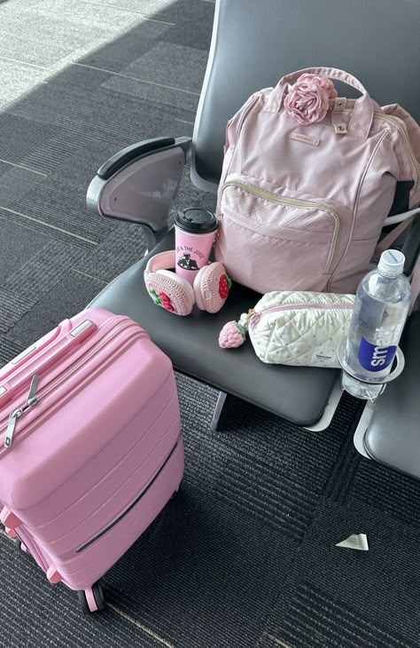 Pink Airport Aesthetic, Pink Luggage Aesthetic, Cute Luggage Aesthetic, Summer Outfits Hawaii, Airport Accessories, Sanrio Flowers, Dove Lotion, Fashion Aesthetic Pink, Airport Bag