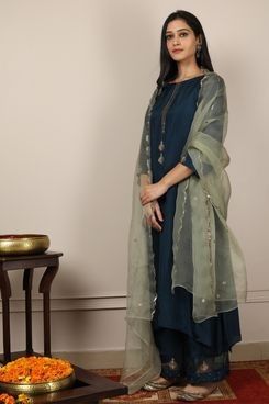 Actress Dress, Silk Kurta Set, Kurtis Designs, Indian Suit, French Knot Embroidery, Designer Kurta, Suit Collection, Set Saree, Saree Gown