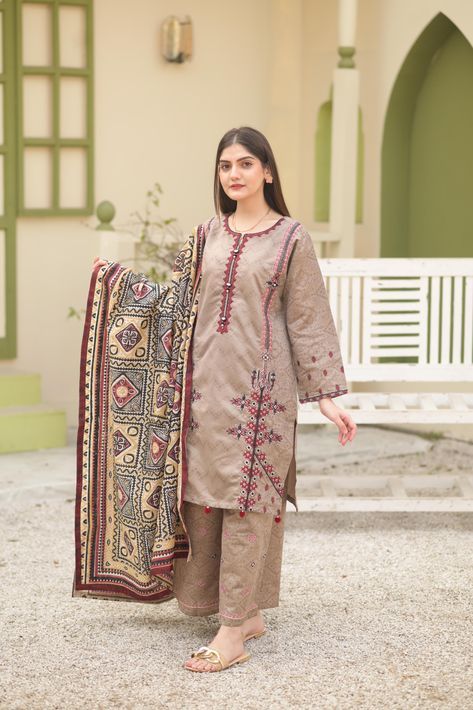 Winter Dresses Designs Pakistani, Simple Pakistani Dresses Casual, Dress Design Pakistani, Dress Piece, Memories Aesthetic, Cotton Frocks For Kids, Frocks For Kids, Simple Dress Casual, Girls Winter Dresses