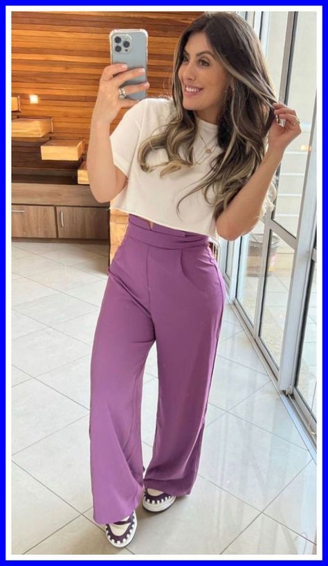 Purple Wide Leg Pants Outfit, Calca Wide Leg, Rita Saraiva, Purple Top Outfit, Purple Pants Outfit, Corporate Attire Women, Modest Casual Outfits, Chic Business Casual, Business Attire Women