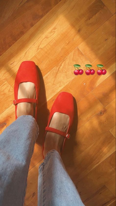 Red Mary janes/ ballet flatscreen outfit ideas. Red ballet flats. Color of the season. Red trend. Red Flats Shoes, Red Rothys Outfit, Red Ballet Shoes Outfit, How To Style Red Shoes, Pop Of Red Outfit, Red Ballet Flats Outfit, Red Flats Outfit, Ballet Shoes Outfit, Red Ballet Shoes