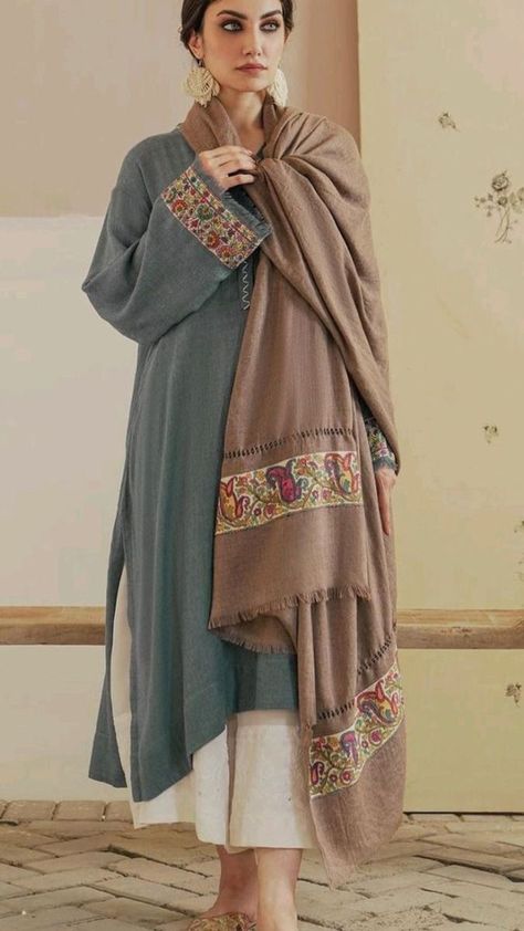 Winter Suit Neck Design, Simple Pakistani Suits Casual, Pashmeena Shawl, Kashmiri Pheran, Stitching Styles, Winter Patterns, Shawl Outfit, My Future Husband, Punjabi Style