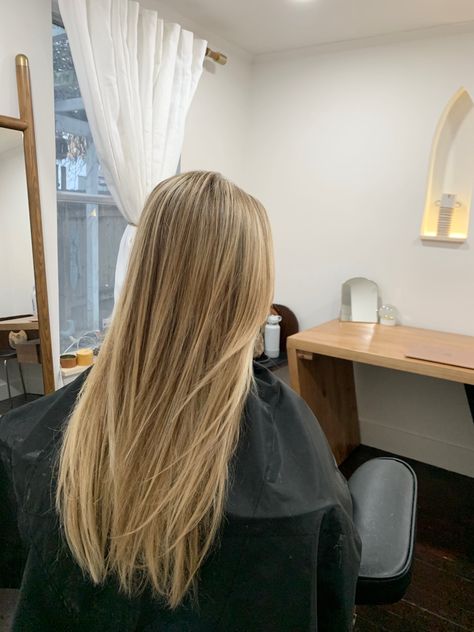 Long Hair And Layers Straight, Blonde Highlights To Show Hairdresser, Light Layers For Long Hair, Natural Blonde With Babylights, Blonde Highlights On Ash Blonde Hair, Natural Blonde Balayage Straight, Natural Blonde Full Highlights, Long Blonde Hair No Layers, Blonde Hair No Layers