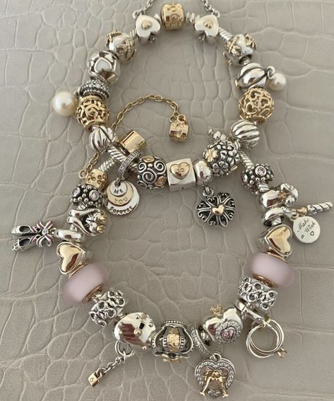 Pandora Bracelet Charms Ideas, Pandora Bracelet Designs, Pandora Jewelry Charms, Jewelry Aesthetic, Wrist Jewelry, Heart Flower, Jewelry Accessories Ideas, Pandora Bracelet Charms, Gold Clips